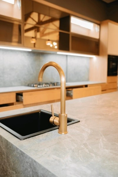 Cape Winelands showroom countertop with gold